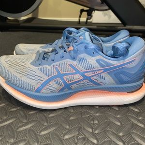 Womens ASICS glideride 9.5